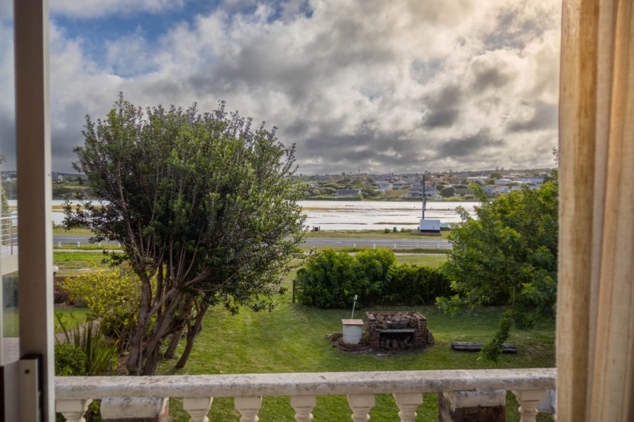 3 Bedroom Property for Sale in Stilbaai Oos Western Cape